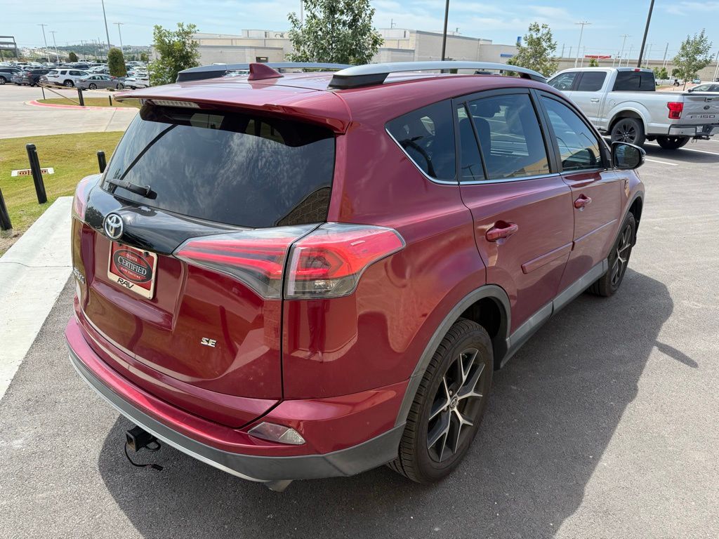 Thumbnail: 2018 Toyota RAV4 - 4