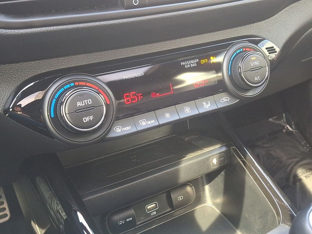 Thumbnail: 2024 Kia Forte - 16