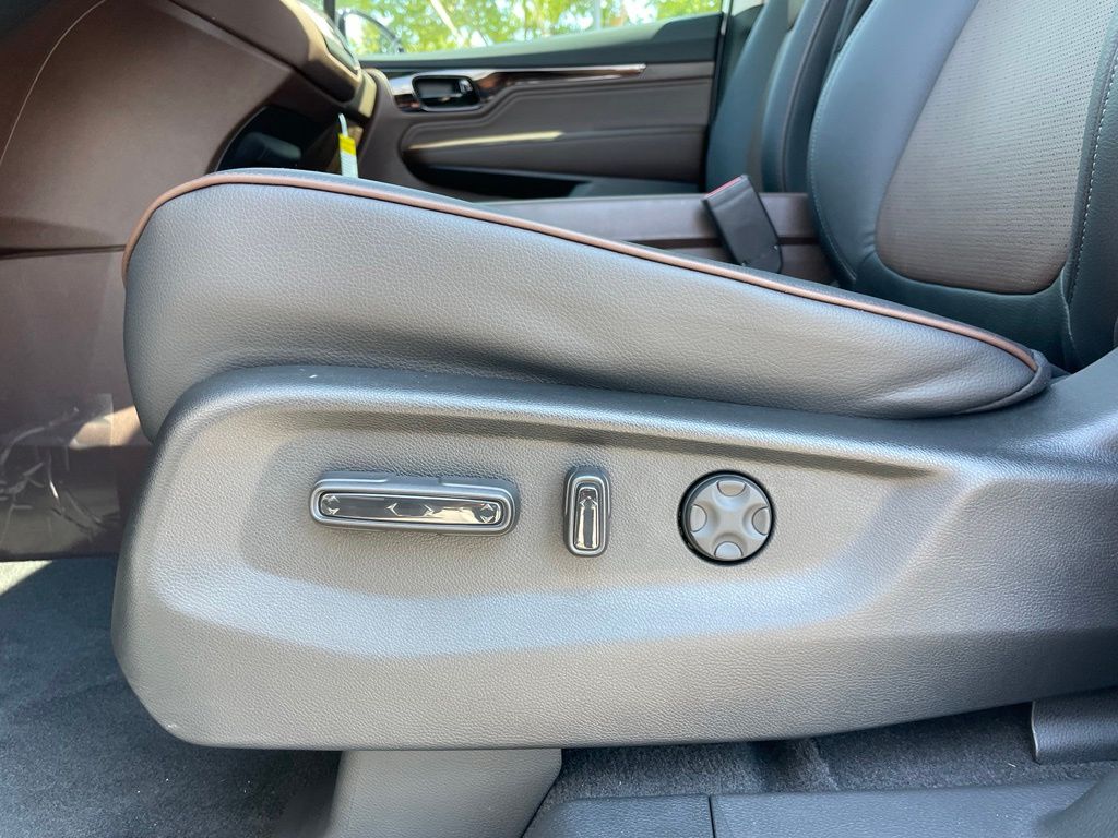 Thumbnail: 2027 Honda Odyssey - 25