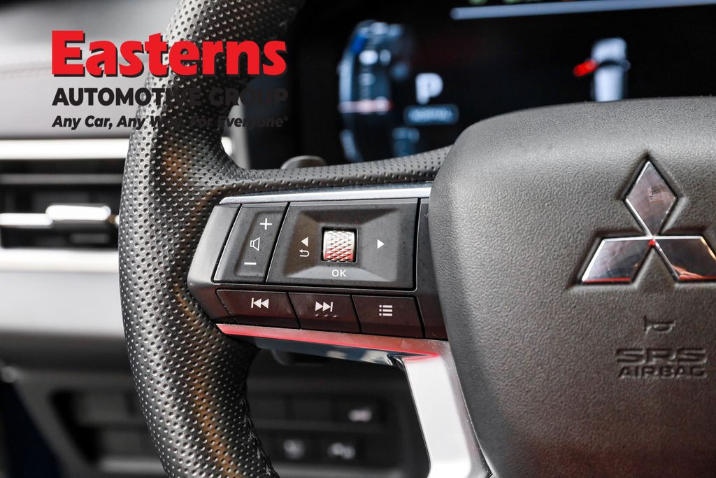 Used 2023 Blue Mitsubishi SE image 15