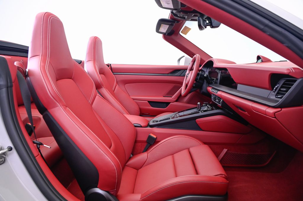 Thumbnail: 2026 Porsche 911 - 22