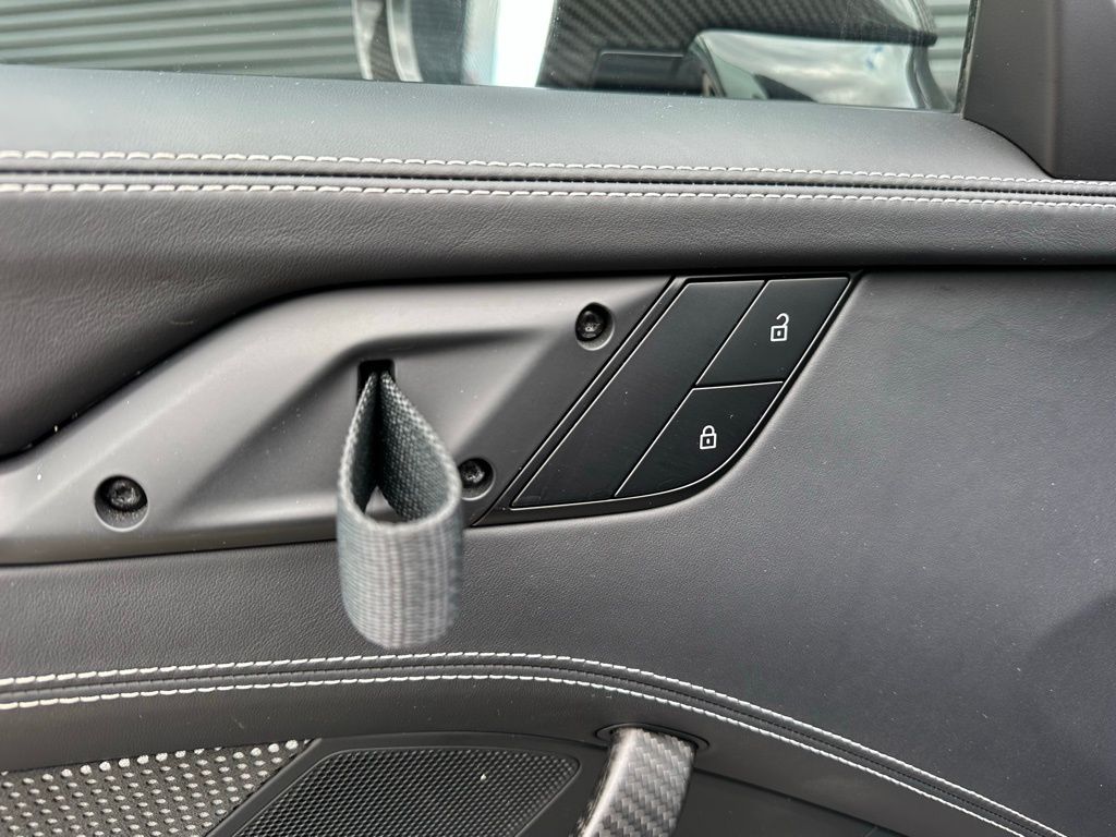 Thumbnail: 2025 Porsche 911 - 21