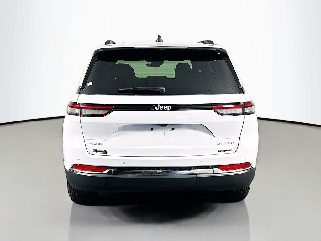 New 2026 White/off-white Jeep Laredo X image 6