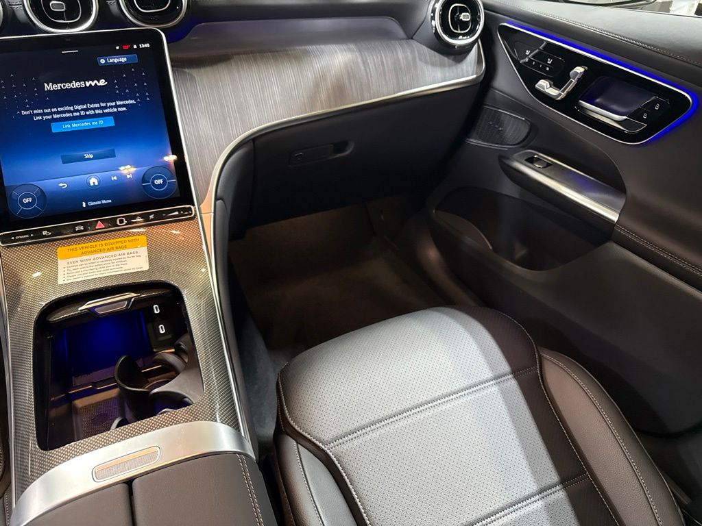 Thumbnail: 2027 Mercedes-Benz GLC - 27