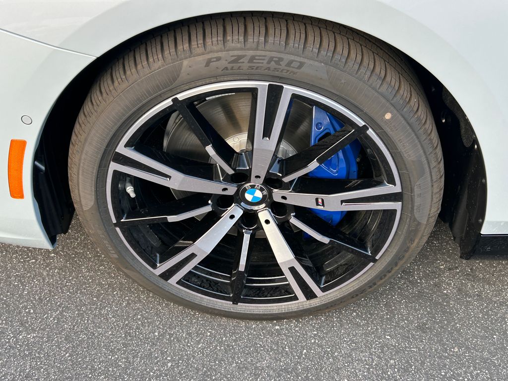 Thumbnail: 2026 BMW 5 Series - 3