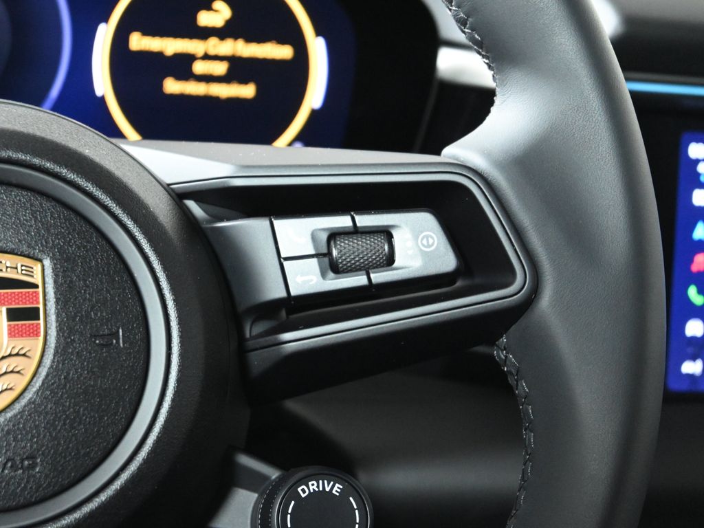 Thumbnail: 2025 Porsche Macan - 17