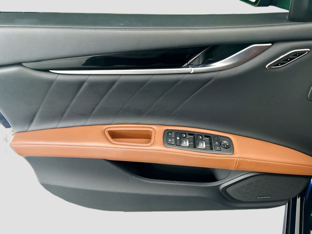 Thumbnail: 2023 Maserati Ghibli - 23