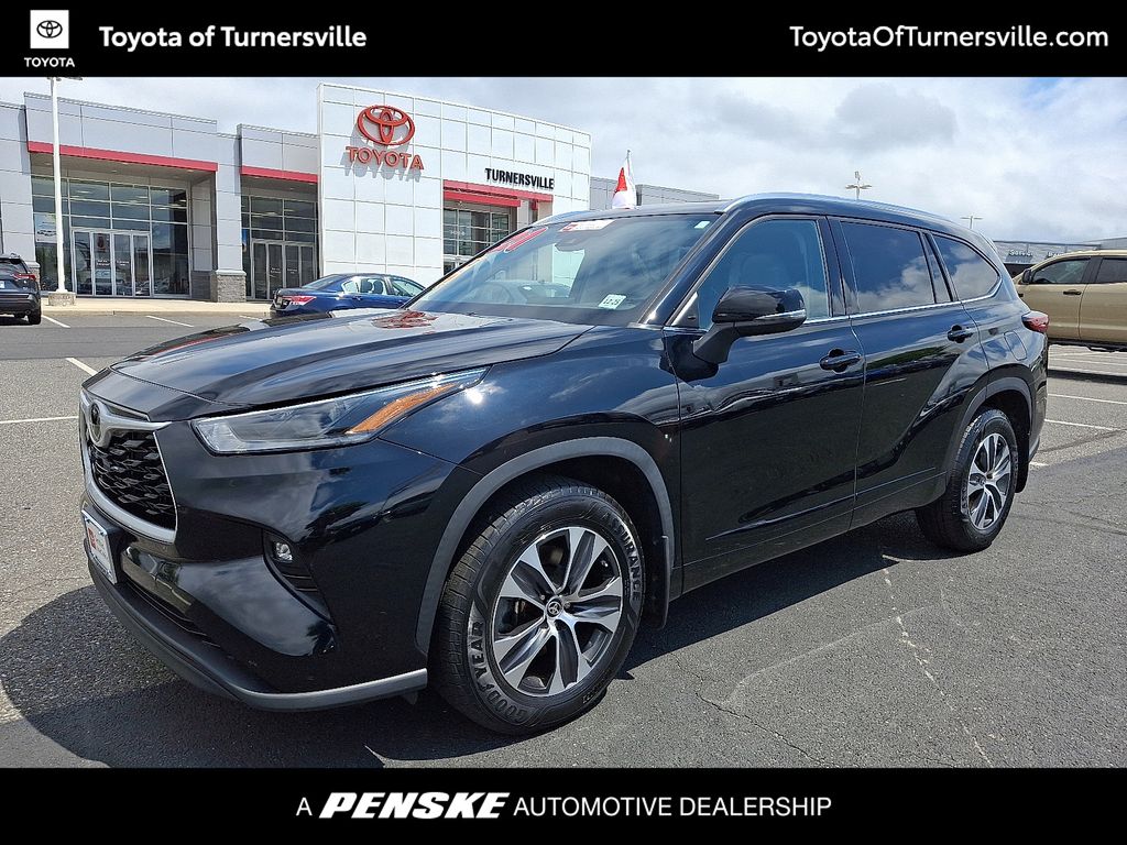 Thumbnail: 2021 Toyota Highlander - 1
