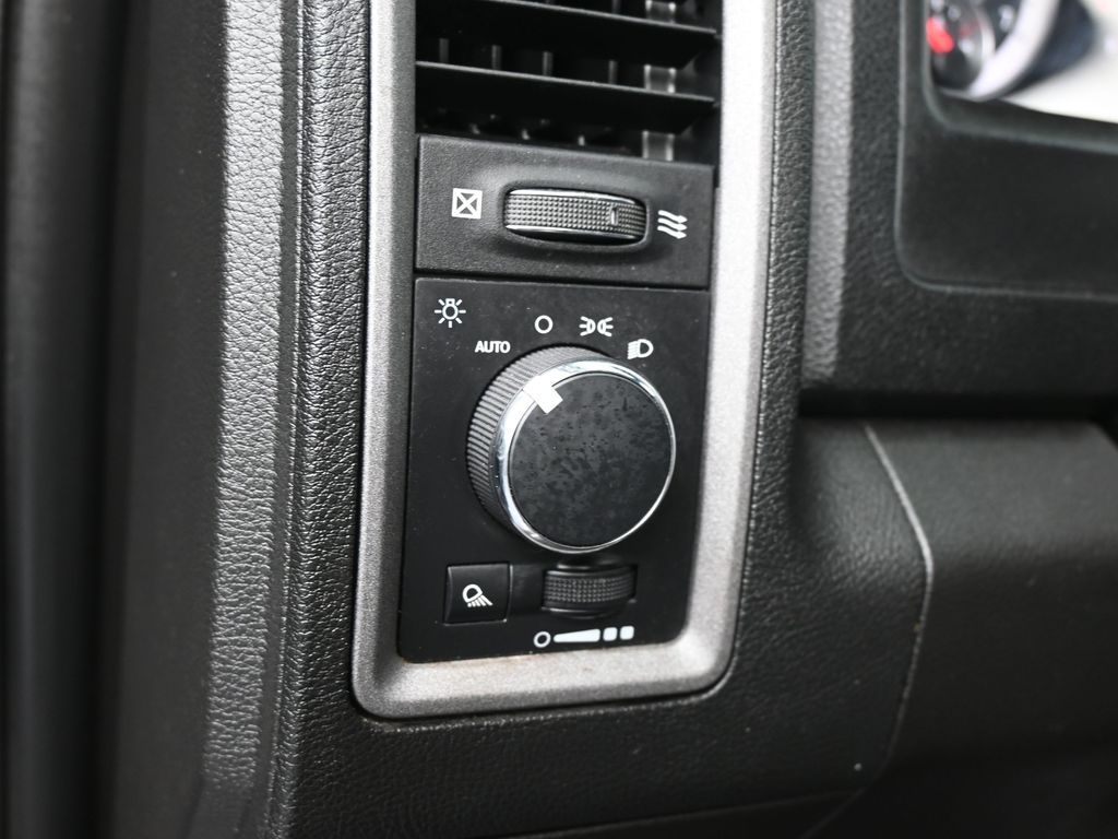 Used 2021 Granite Crystal Metallic Clearcoat Ram Tradesman image 13