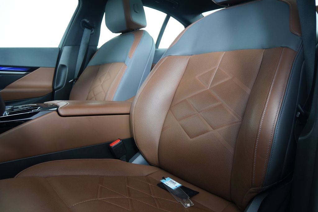 2025 BMW i5 xDrive40 11