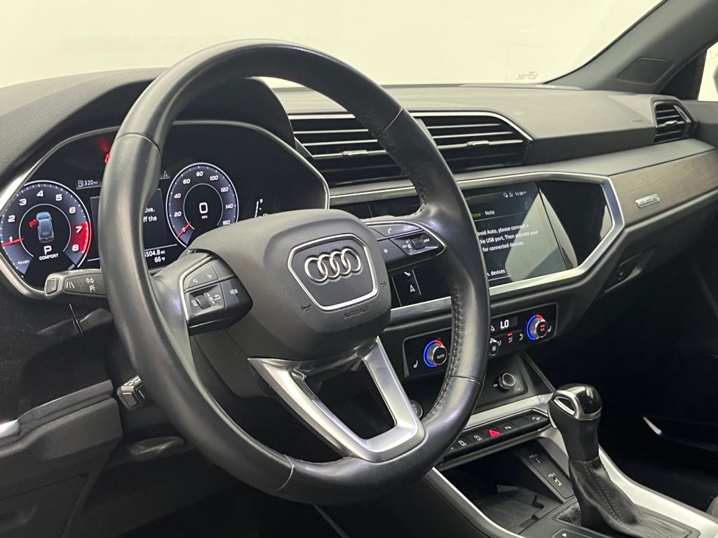 Thumbnail: 2020 Audi Q3 - 10