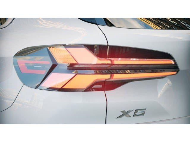 Thumbnail: 2026 BMW X5 - 8