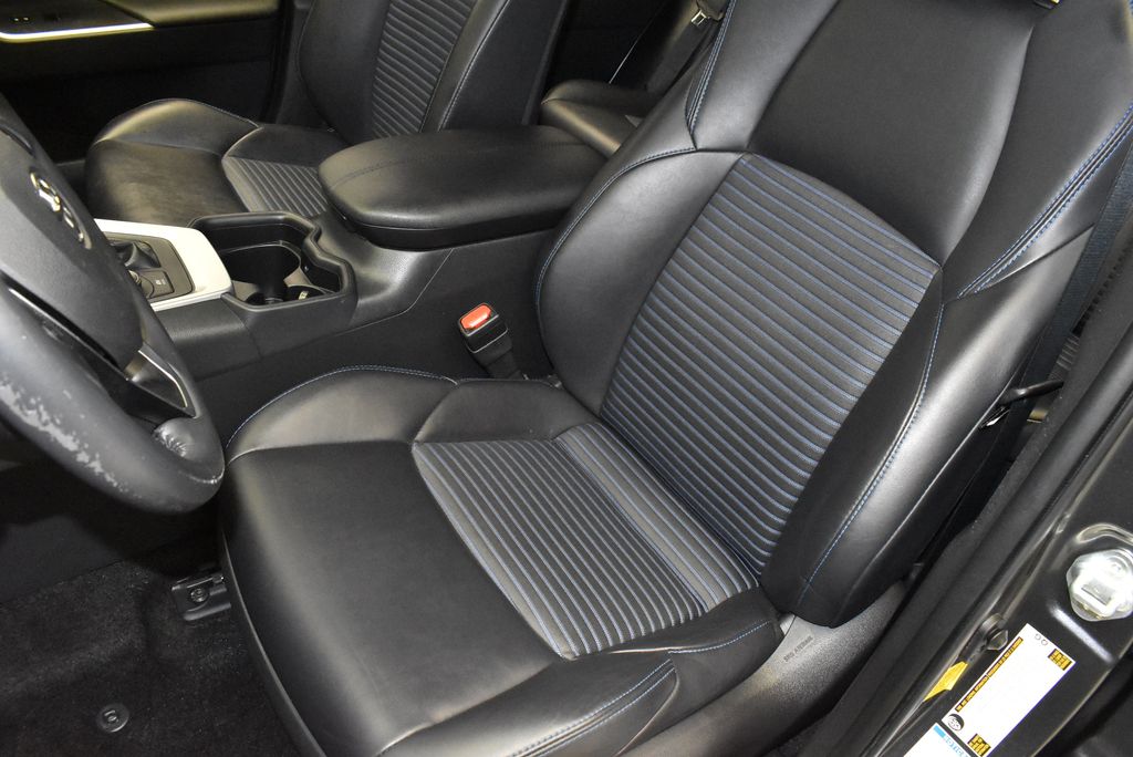 Thumbnail: 2019 Toyota RAV4 - 12