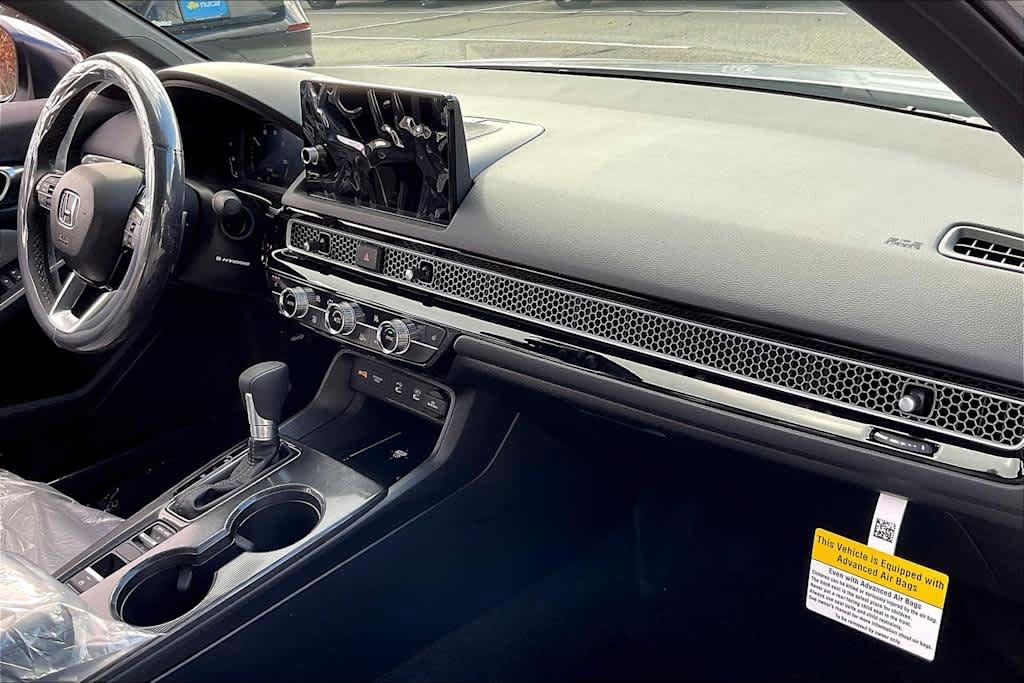 2026 Honda Civic Hybrid — photo 9