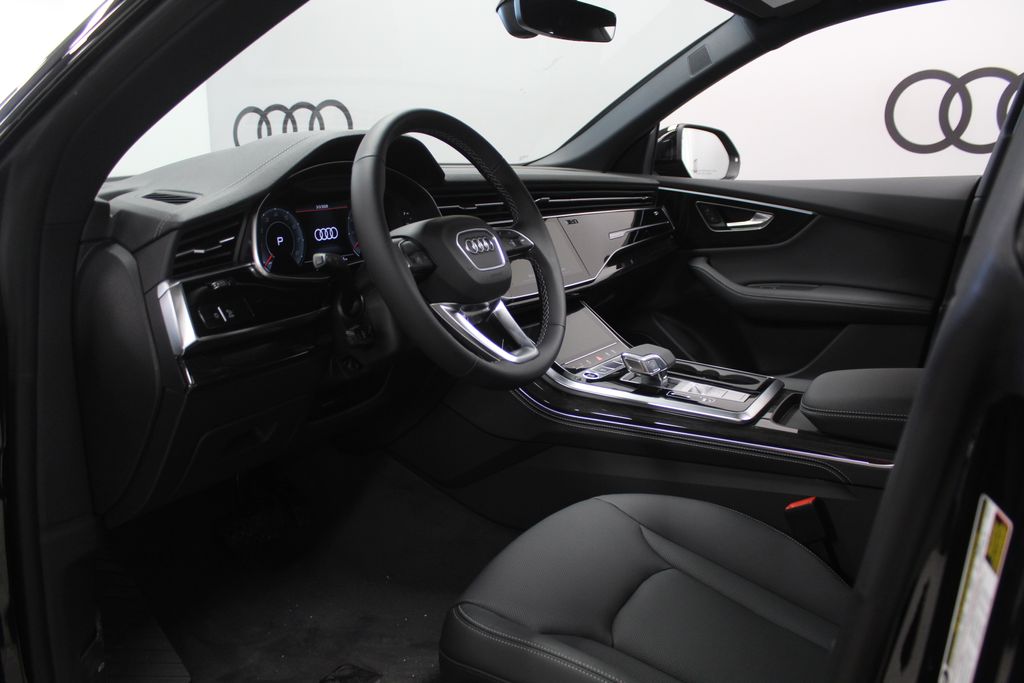 Thumbnail: 2026 Audi Q8 - 11