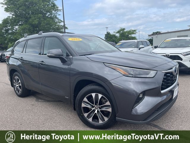 2022 Toyota Highlander Hybrid XLE AWD