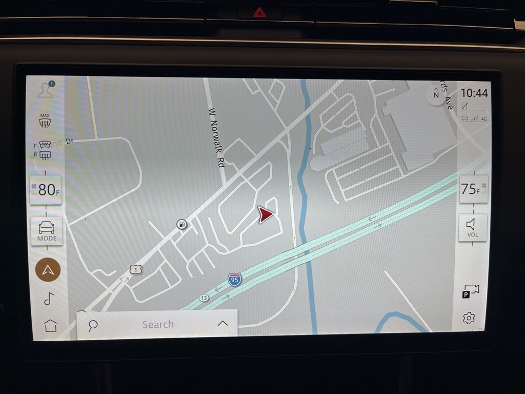 Thumbnail: 2025 Land Rover Range Rover - 18