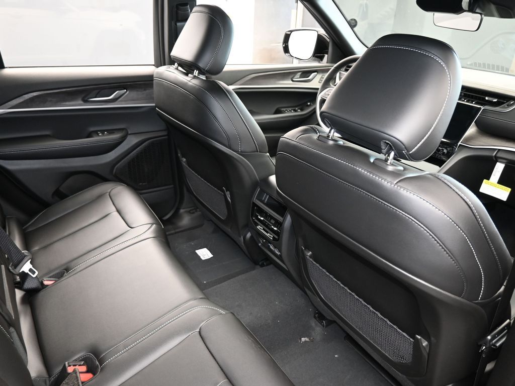 Used 2025 Bright White Clearcoat Jeep Limited image 36