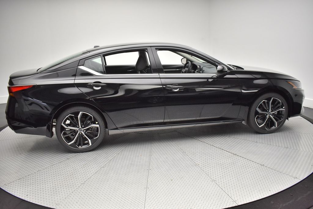 Thumbnail: 2025 Nissan Altima - 4