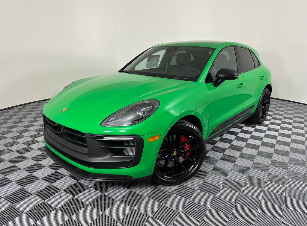 Thumbnail: 2026 Porsche Macan - 1