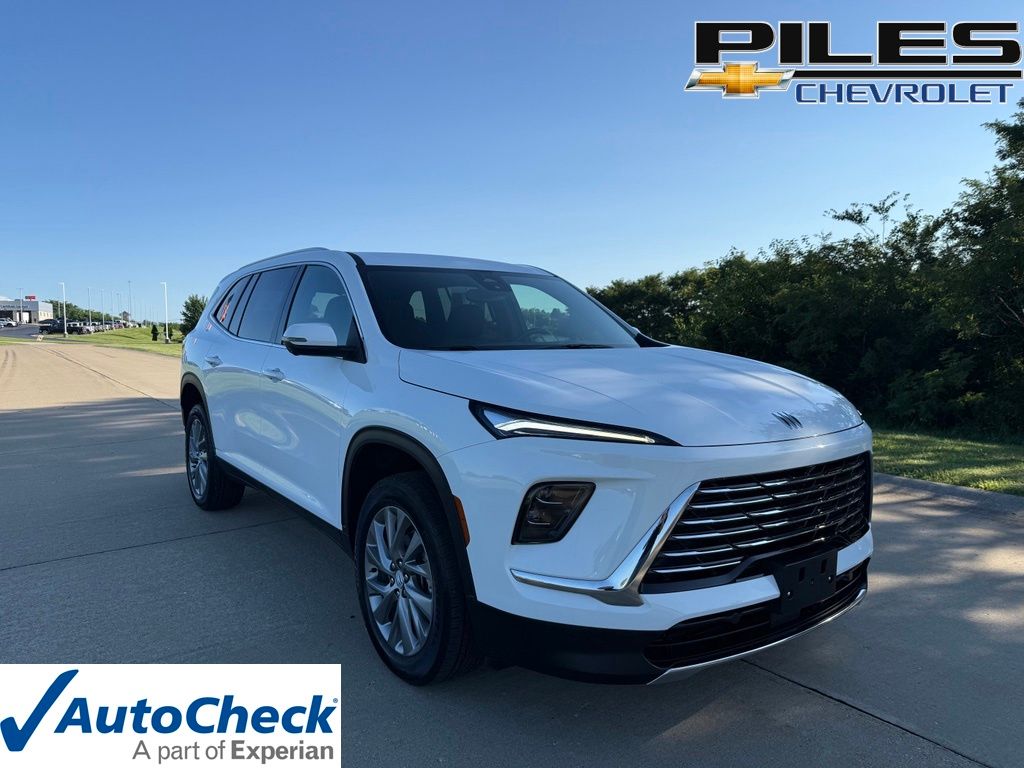 Summit White 2025 Buick Enclave SUV / Crossover Front-Wheel Drive 8-Speed Automatic