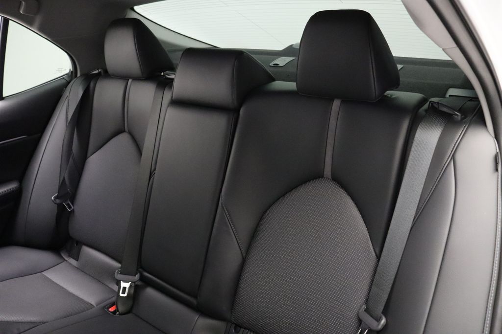 2023 Toyota Camry XLE 18