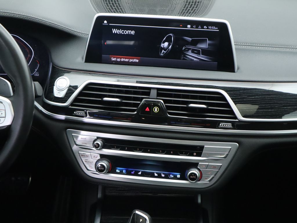 Thumbnail: 2022 BMW 7 Series - 14