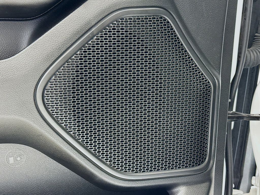 Thumbnail: 2025 RAM 1500 - 18