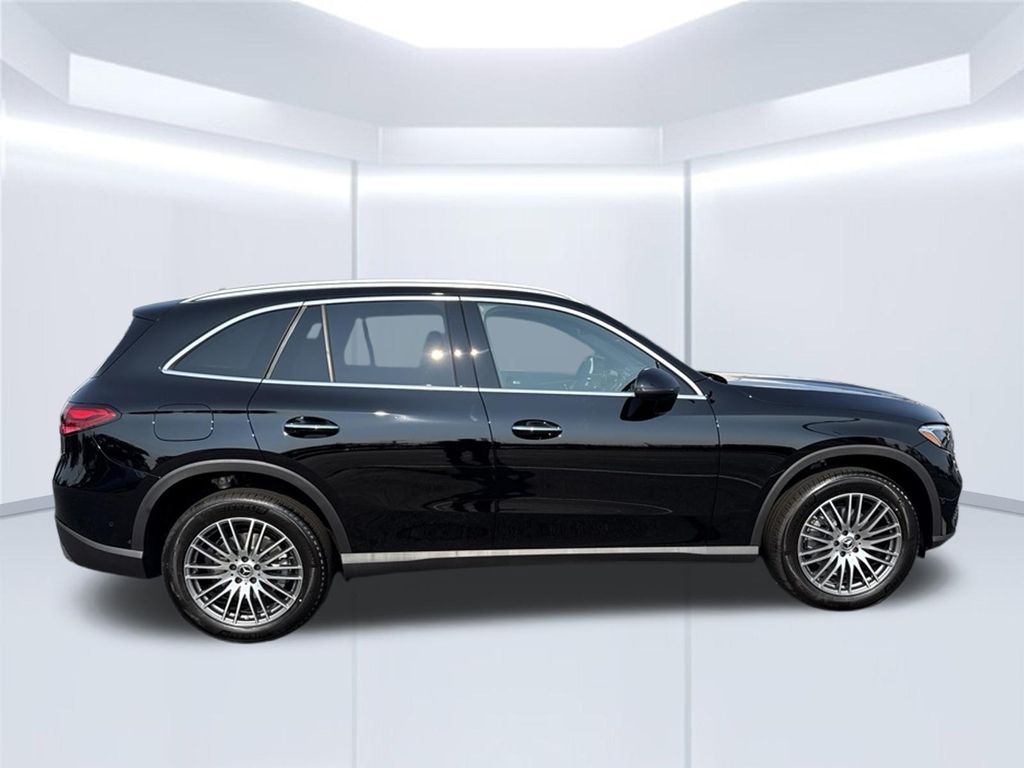 Thumbnail: 2026 Mercedes-Benz GLC - 6