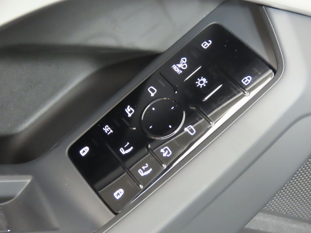 Thumbnail: 2025 Audi Q5 - 28