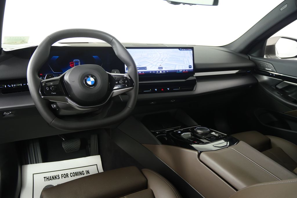 Thumbnail: 2024 BMW 5 Series - 20
