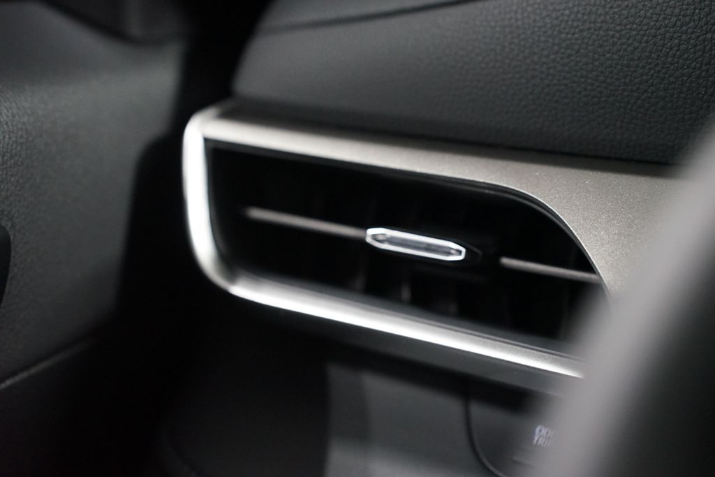 Thumbnail: 2026 Toyota Highlander - 25