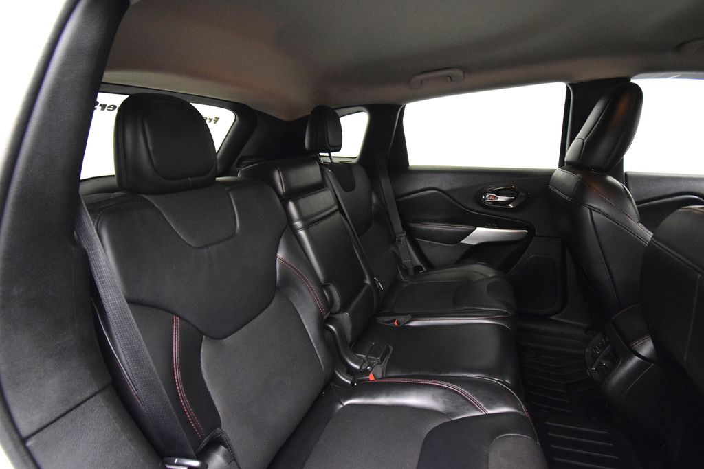 used 2017 Jeep Cherokee car, priced at $18,595