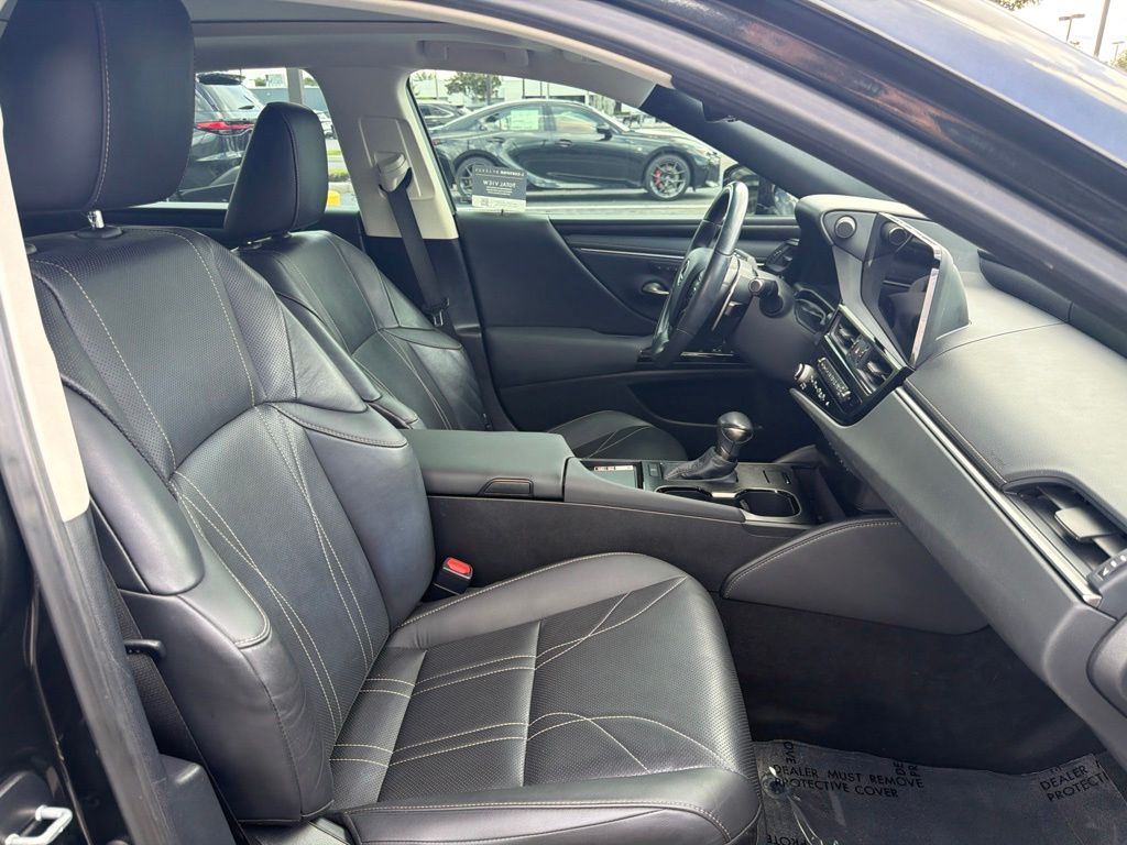 Thumbnail: 2024 Lexus ES - 12