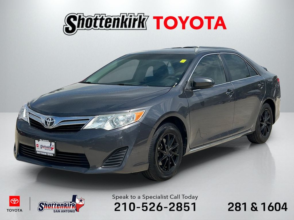2013 Toyota Camry 2.5 Auto LE's photo
