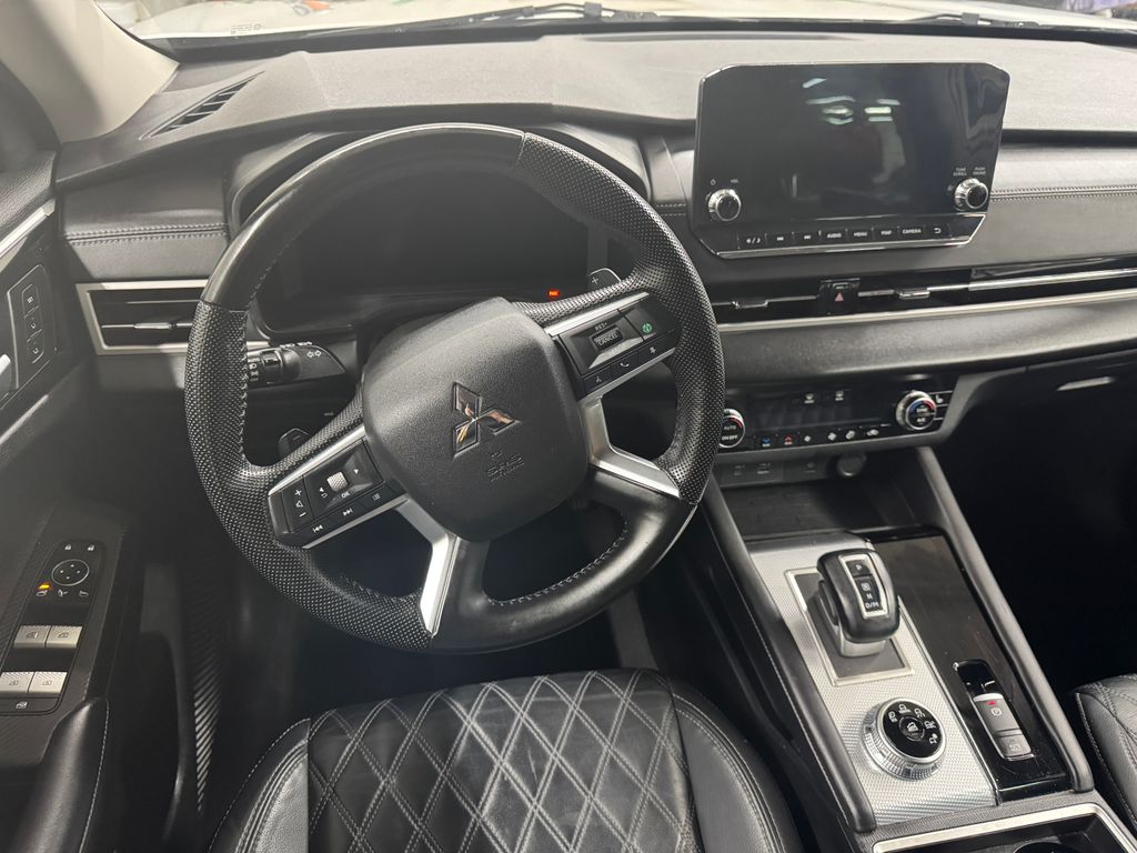 2023 Mitsubishi Outlander SEL