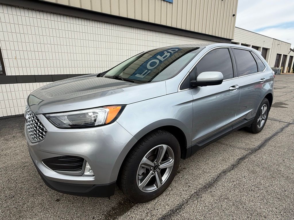 View vehicle photo 3