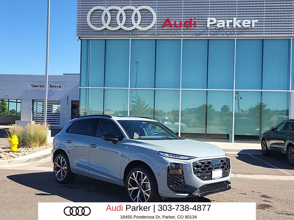 Arrow Gray Pearl Effect 2026 Audi Q3 SUV / Crossover All-Wheel Drive 7-Speed Automatic