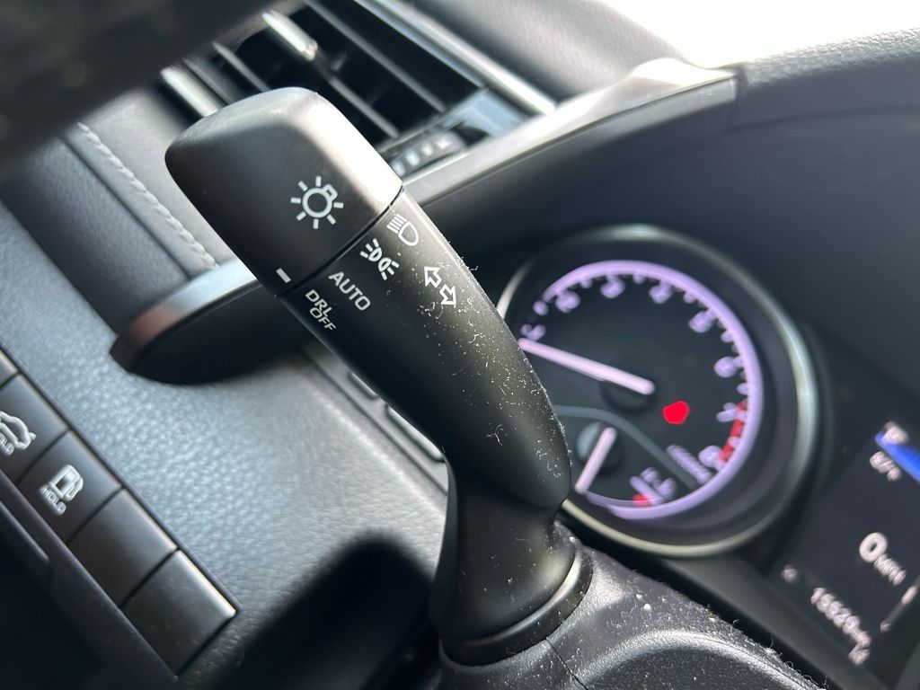 2021 Toyota Camry SE 27
