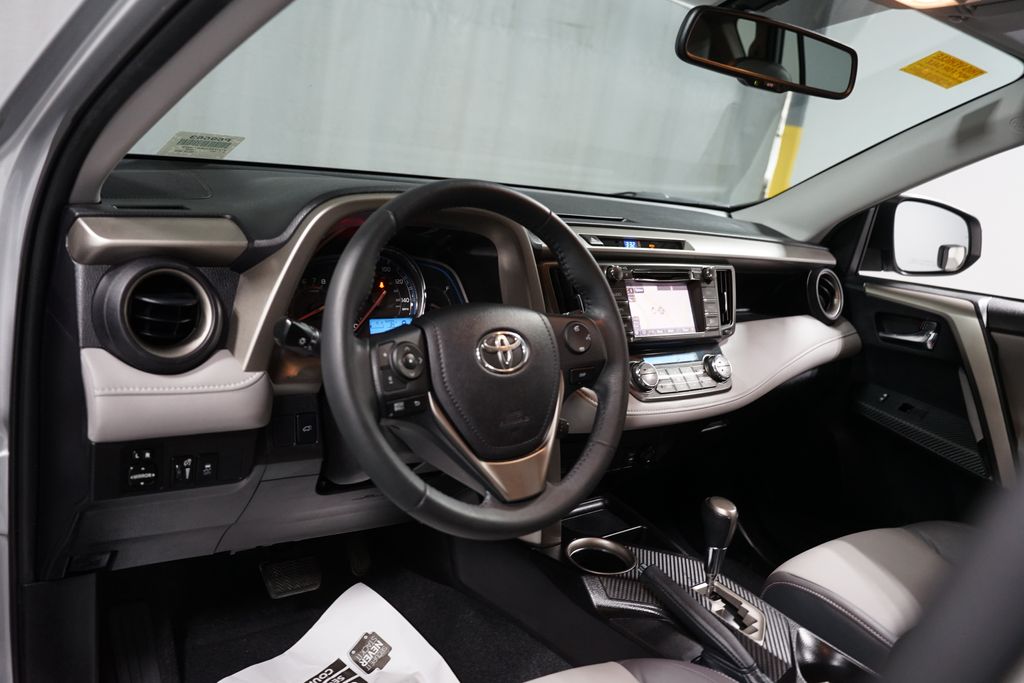 Thumbnail: 2014 Toyota RAV4 - 11