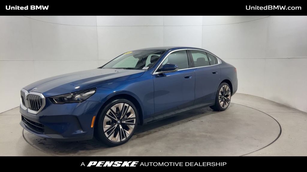 Thumbnail: 2024 BMW 5 Series - 4