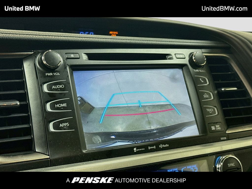 Thumbnail: 2016 Toyota Highlander - 16