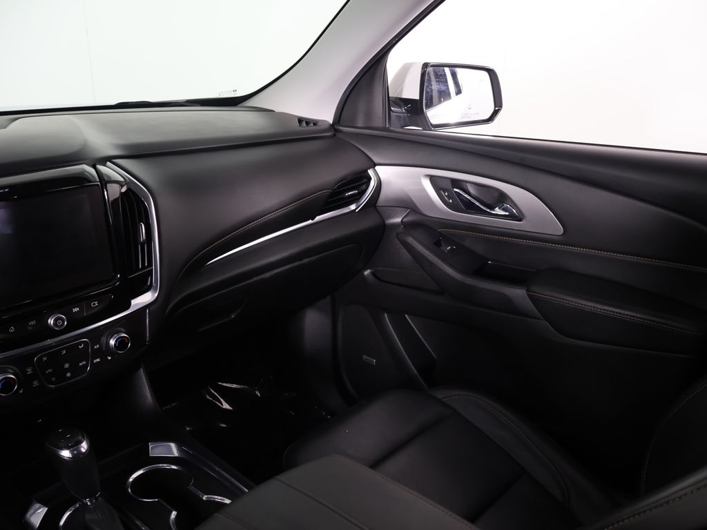 Used 2018 White Chevrolet 3LT image 37