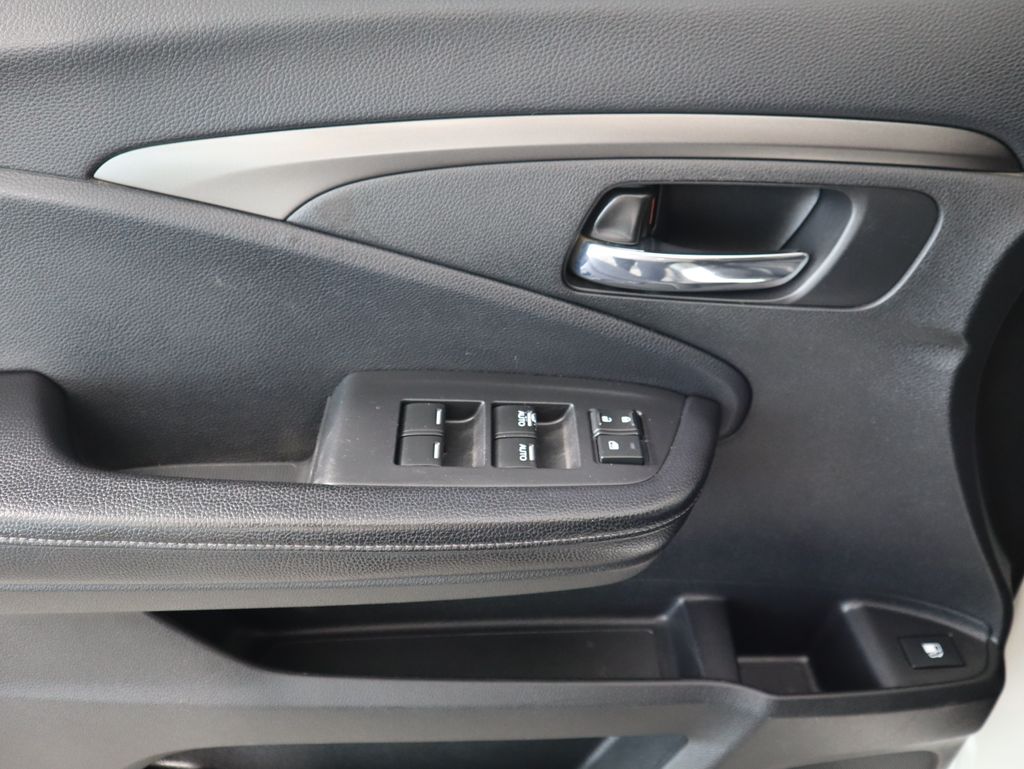 Thumbnail: 2018 Honda Ridgeline - 23