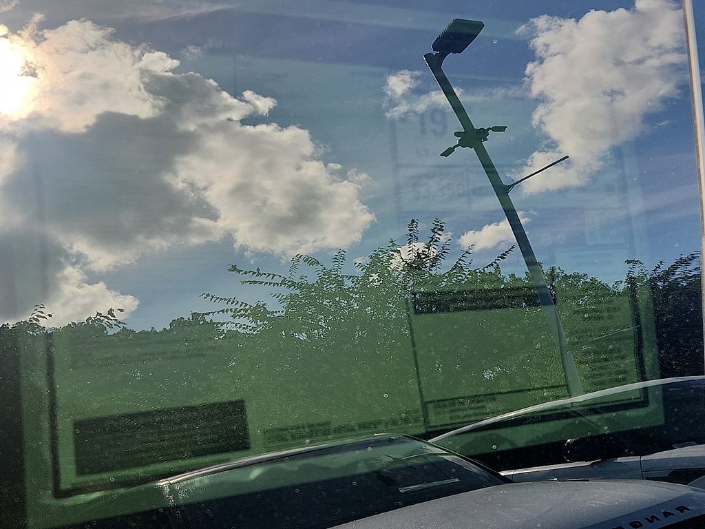 Thumbnail: 2025 Land Rover Range Rover - 11