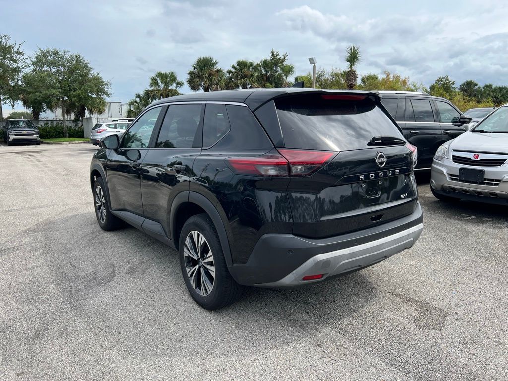 2023 Nissan Rogue SV 4