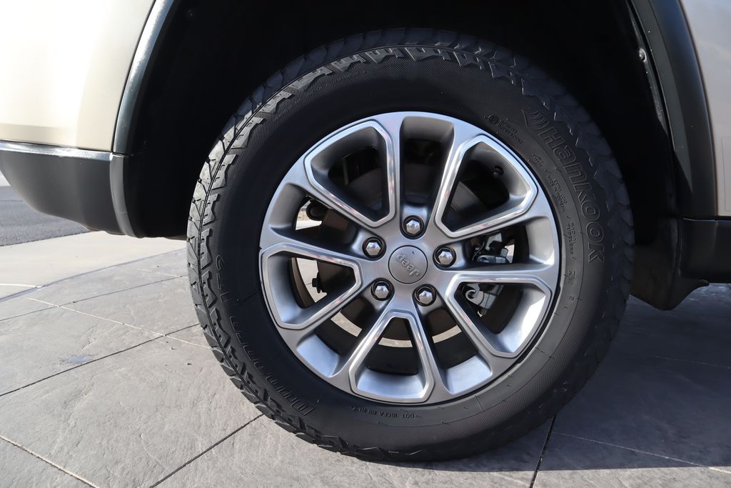 Thumbnail: 2015 Jeep Grand Cherokee - 30