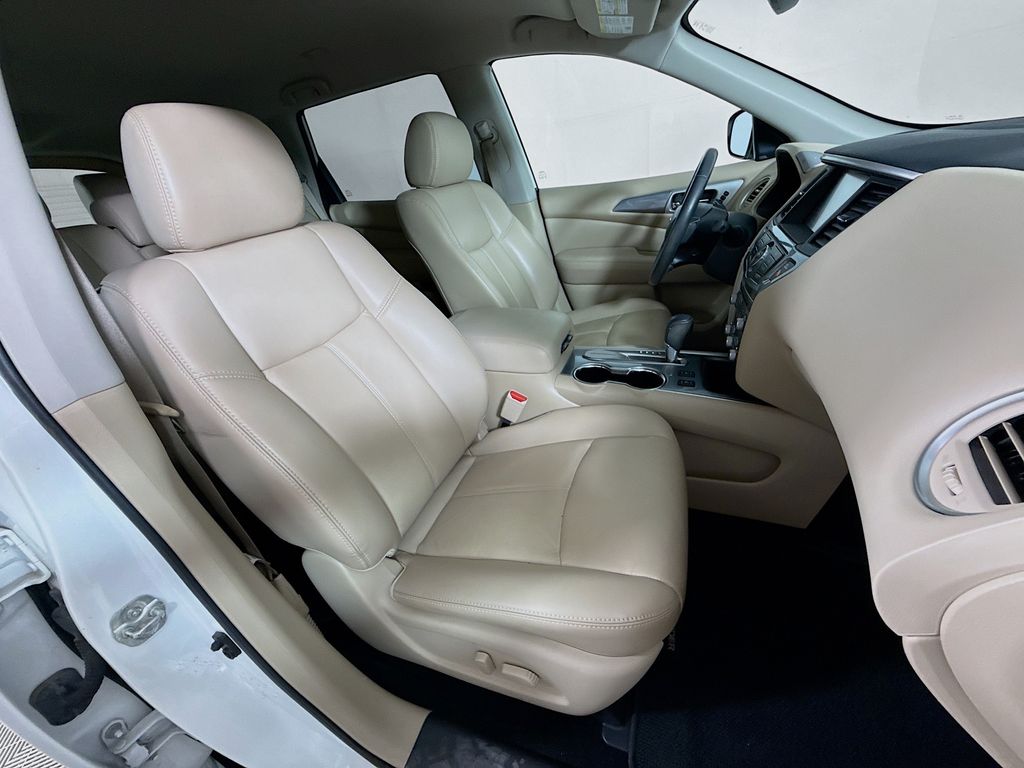 Thumbnail: 2017 Nissan Pathfinder - 27