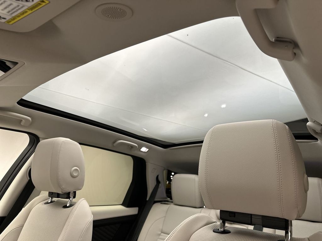 2024 Land Rover Discovery Sport S 14