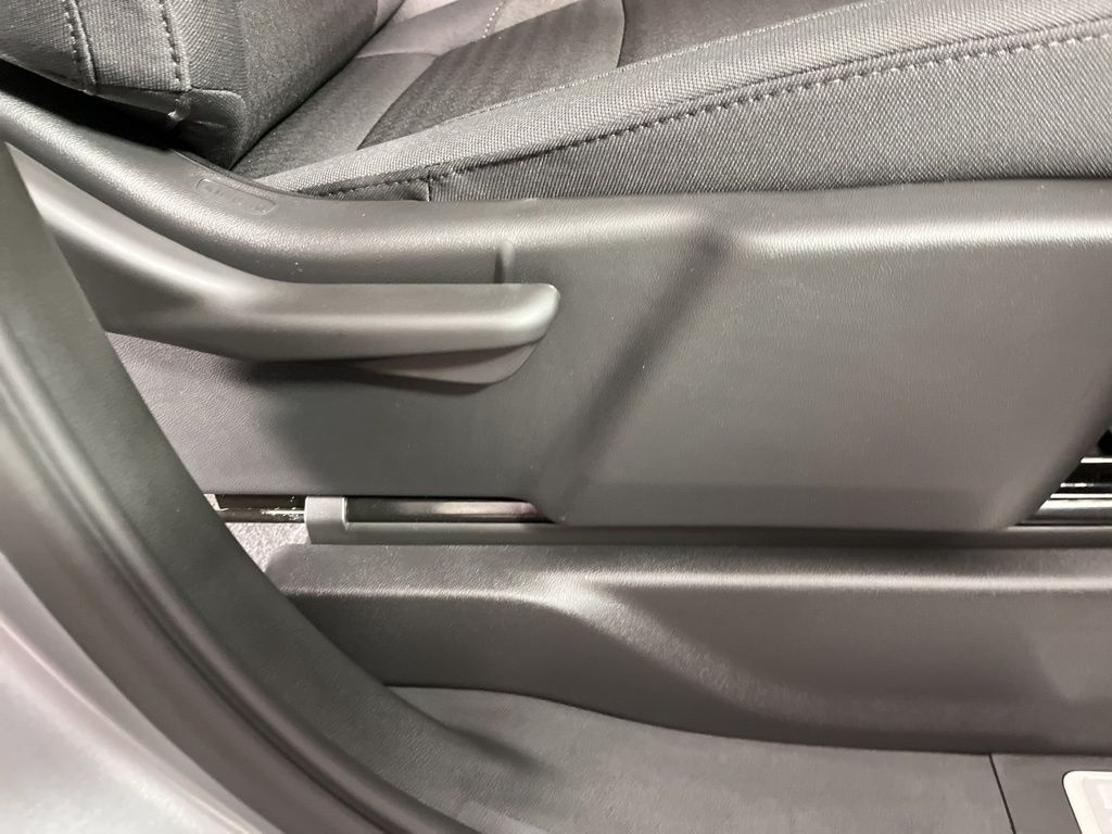 Thumbnail: 2026 Chevrolet Silverado 1500 - 9